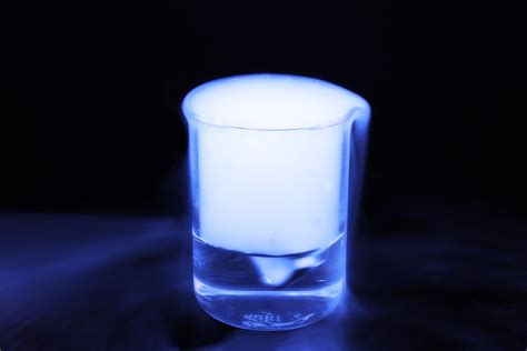 Top 10 Amazing Chemical Reactions.