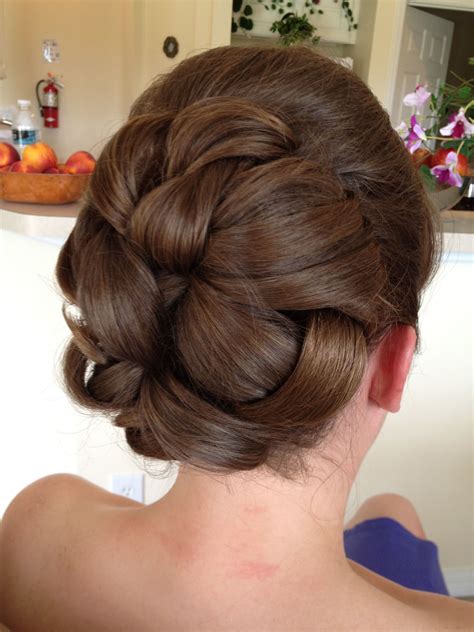 Wedding Hair Large Barrel Style Curls In The Back With A Bump By