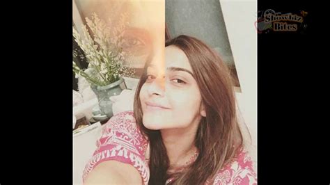 Sonam Kapoor Takes Her Own Cleavage Selfie Youtube