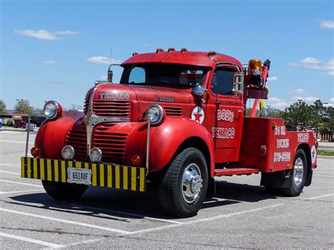 Semitrckn — 1946 Dodge Classic Wrecker