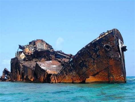 25 Eeriest Shipwrecks In The World Hogsty Reef Abandoned Ships