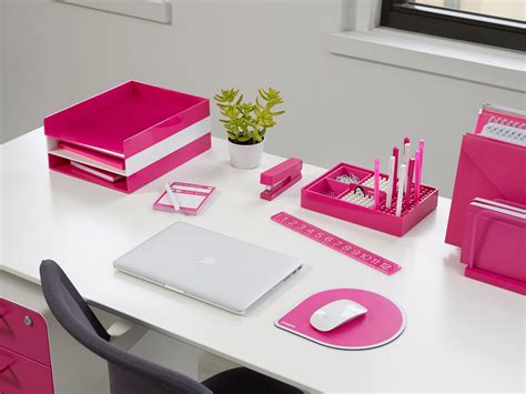 Pretty In Pink Pink Desk Decor Girly And Chic Ideas For Your Workspace
