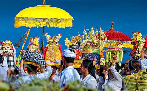 Mengetahui Makna Dan Tujuan Upacara Melasti Tradisi Hindu Di Bali