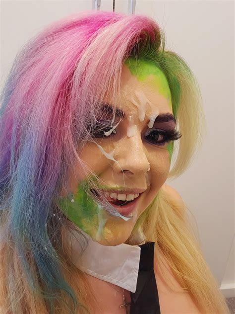 Beetle Juice Gets Her Face Painted R Cuminhair
