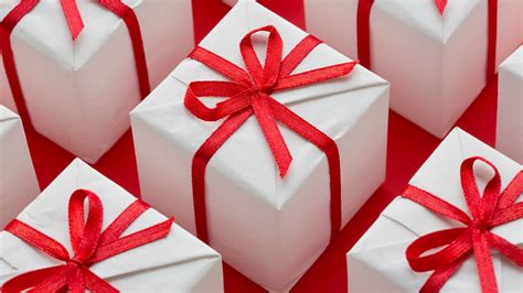 How To Minimise The Stress Of Picking The Perfect Christmas Present ...