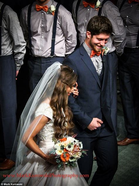 Jessa Duggar And Ben Seewald Reveal Never Before Seen Wedding Photos Daily Mail Online