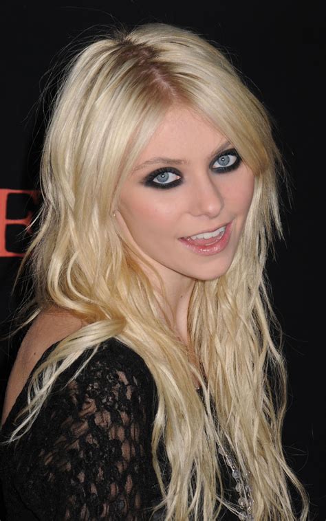 Taylor Momsen Photo Gallery3 Tv Series Posters And Cast