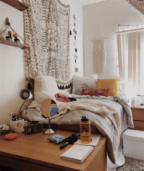 Boho chic is no longer 'in' but remember its look! Pin by queen on dorm decor inspo. in 2019 | Boho dorm room ...