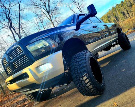 2012 Ram 2500 With 22x14 76 Tis 544bm And 37135r22 Mickey Thompson