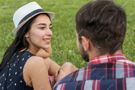 Free Photo Couple Posing On A Picnic Blanket