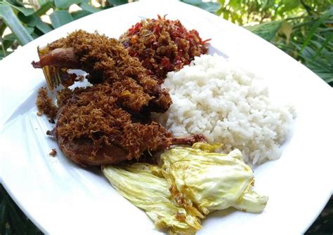 And yes, just like many indonesian typical family, the sambal is always on our dining table almost everyday. Resep: Bebek Goreng Purnama Empuk praktis