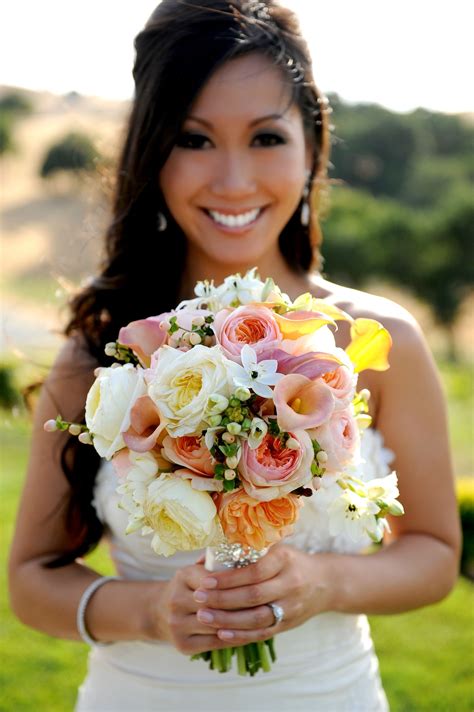 Pink English Roses And Calla Lilies Bride S Bouquet Calla Lily Bride