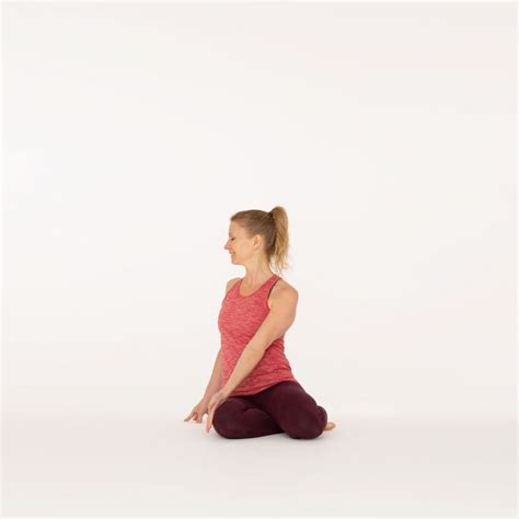 Bharadvajas Twist Bharadvajasana Ekhart Yoga In 2020 Upward