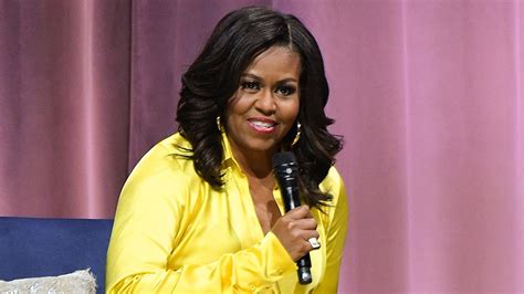 Michelle, ma belle sont des mots qui vont très bien ensemble très bien ensemble. Michelle Obama on why you should look for LeBron James ...