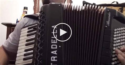 Prima canzone del lato b dell'omonimo album, una storia disonesta è una canzone che parla della società della fine degli anni '70: Una storia disonesta - Stefano Rosso | Folk Music World