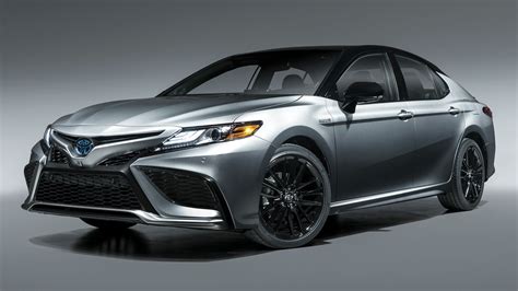 2021 Toyota Camry Hybrid Arrives With Better Safety Tech And A New Trim