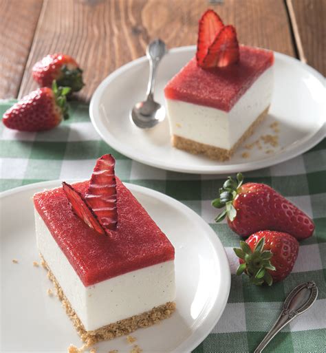 Ingredienti per una teglia da 4 porzioni: Mini cheesecake con chips di fragole: una ricetta speciale