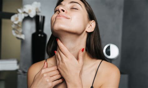 How To Tighten Saggy Neck Skin Without Getting Surgery