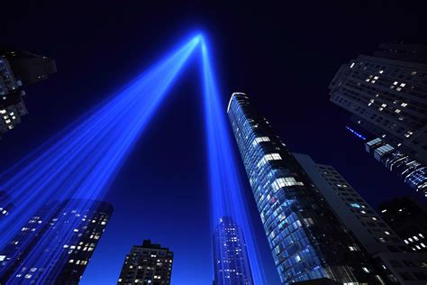 Powerful 911 Tribute In Light Shines Over New York As World Remembers