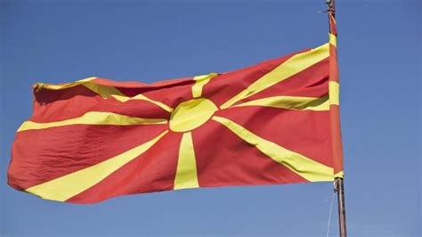 Die namensänderung von mazedonien in nordmazedonien wird nicht nur in griechenland als nationaler verrat betrachtet. Mazedonien: Parlament stimmt Änderung des Staatsnamens zu