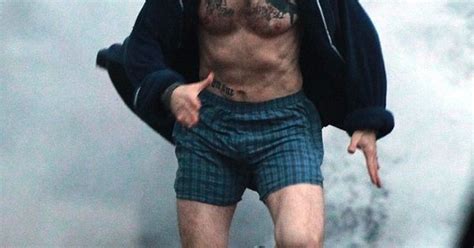 Tom Hardy Intensely Runs Shirtless And In Boxers Tom Hardy And Toms