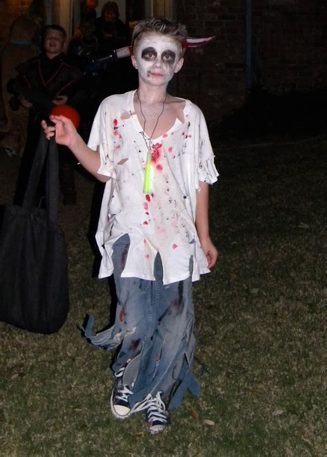 √ How To Make Homemade Zombie Halloween Costumes Fays Blog
