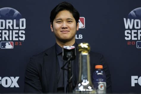 Angels Shohei Ohtani Receives Rare Mlb Commissioners Award Los