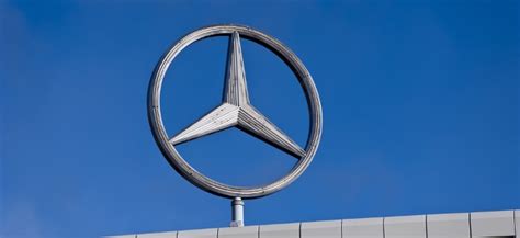 Durch das vorgängerunternehmen zählt die daimler aktie jedoch zu den gründungsmitgliedern des dax. Daimler-Aktie gesucht: Daimler nimmt neue S-Klasse-Fabrik ...