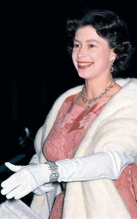 63 Reigning Years A Year By Year Account Of The Queens Style Queen