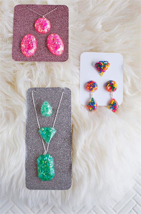 15 Resin Jewelry Diys To Try Your Hand At