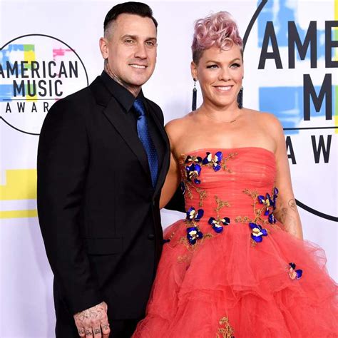 Pinks Husband Carey Hart Is Recovering From Spinal Surgery