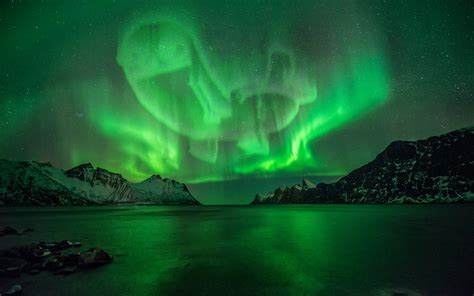 The Aurora Borealis Over Iceland Last Night Was Truly Amazing