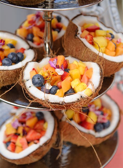 See more ideas about star centerpieces, centerpieces, star party. Coconut Table Decorations For Your Tropical Themed Events ...