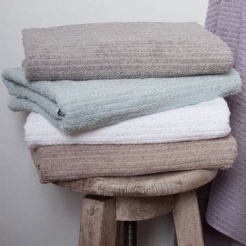 Shop rustic towels, southwestern bath towels & more. 6 Steps to Sanitize Your Bath Towels - Overstock.com ...