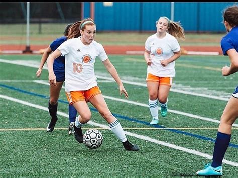 Newton Souths Audrey Lavey Toughness Skill On The Soccer Turf Newton Ma Patch