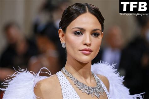 Eiza Gonzalez Shows Off Her Sexy Tits At The 2022 Met Gala In Nyc 57