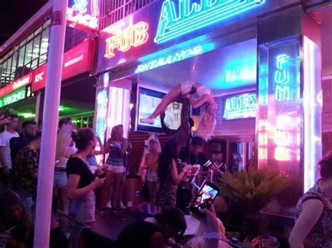 Magaluf Video Exposes Sleazy Party Capital Where Girls Are Bullied Into Sex Acts With Strangers