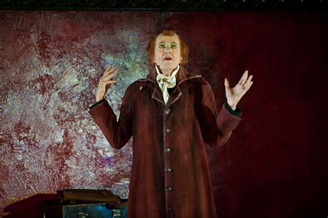 Els darrers tuits de catherine zimmer (@catzim001). Belvoir's Production of Gogol's "The Diary of a Madman ...