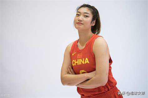 A Strong Player In The Chinese Womens Basketball Team Not Only Has A