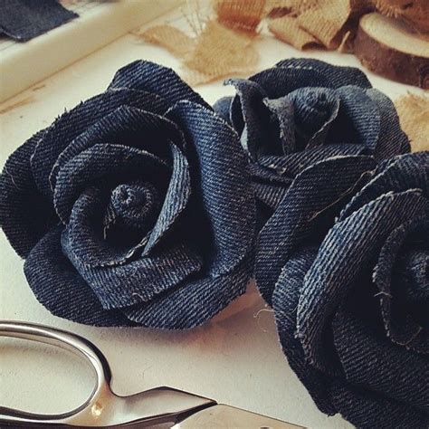 How To Make A Denim Jeans Rag Wreath With Flowers Denim