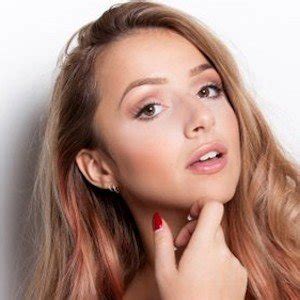 American oxygen (emma heesters voice) emma heesters. Emma Heesters - Bio, Facts, Family | Famous Birthdays