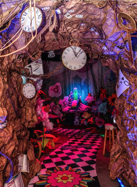 Alice In Wonderland Art Exhibit Dallas Mmedmartin