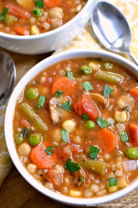 Made with only 8 ingredients, less than 30 minutes of active cooking time, and minimal cleanup. Vegetable Barley Soup