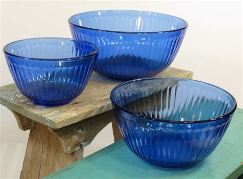 Pyrex Sculptured Cobalt Blue Glass Mixing Bowls Set Of 3 Etsy