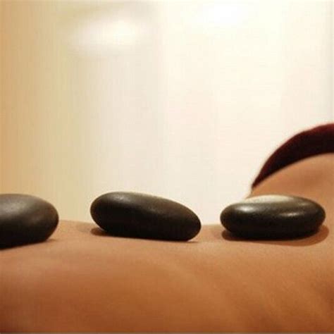 hot stone therapy massage course accredited by beauty guild essential beauty