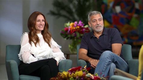 Old Pals George Clooney And Julia Roberts On What Its Like Having To Kiss On Set