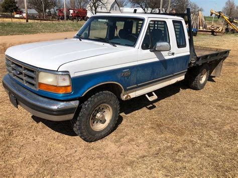 1994 Ford F150 Extended Cab 4x4 Flatbed Pickup Gavel Roads Online