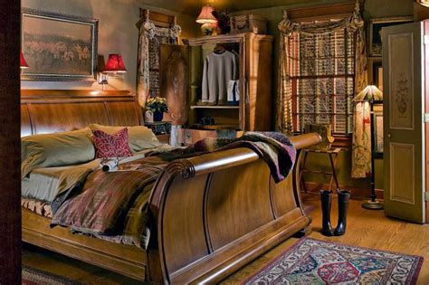More than your typical hotel experience, places like the driftless escape modern, large cabin and cottage nestled in valley with great mississippi river view offer a peaceful stay with plenty of charm. Olde Orchard Cottage - Irish Hollow | Galena Bed ...