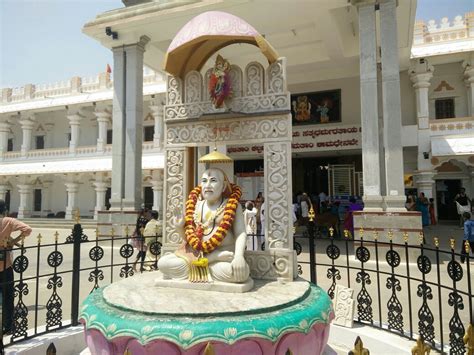 Raghavendra Swamy Temple Mantralayam