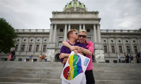 federal agencies roll out benefits for married same sex couples world news the guardian